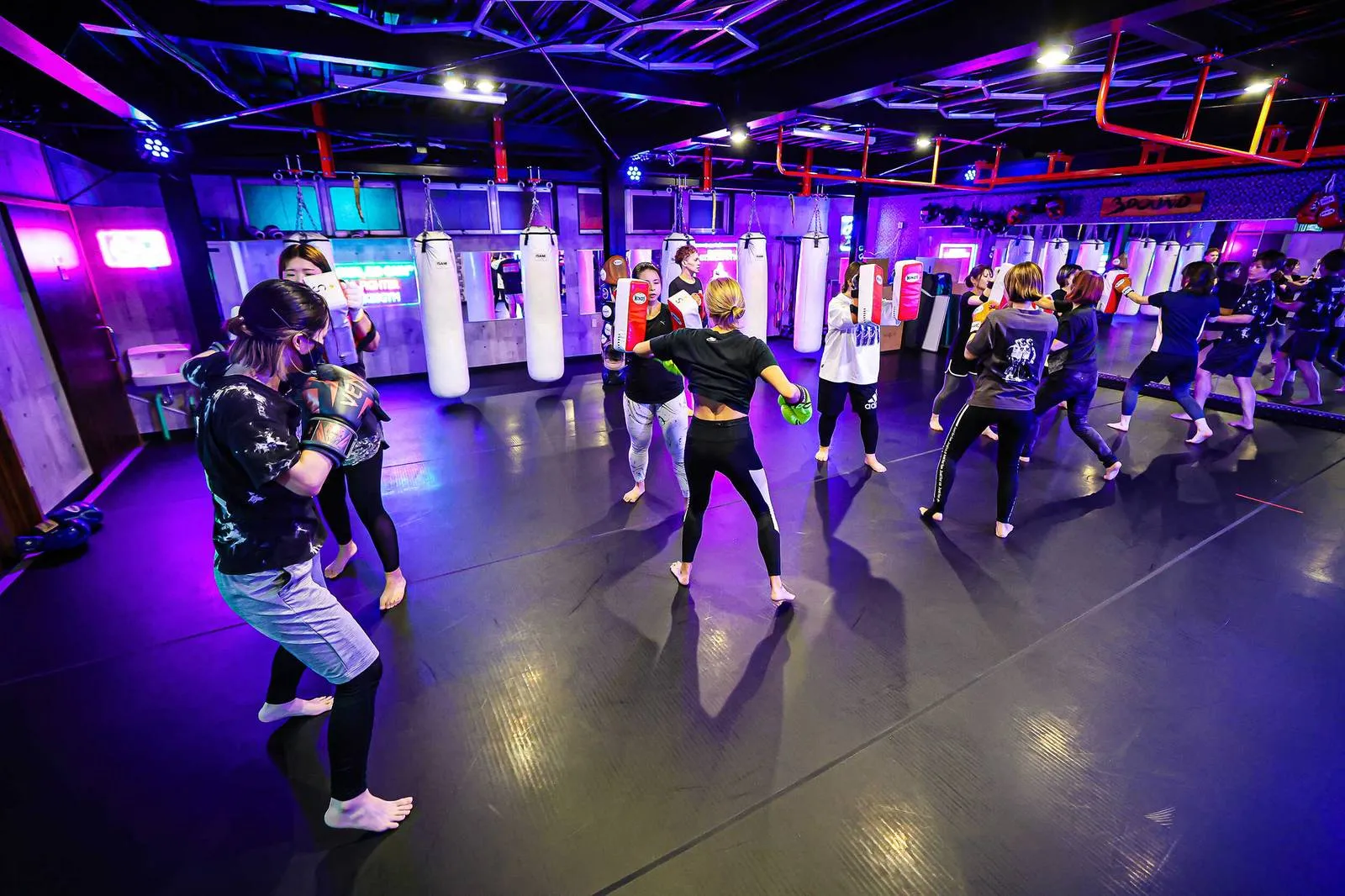 STRIKEs GYM のレッスン風景